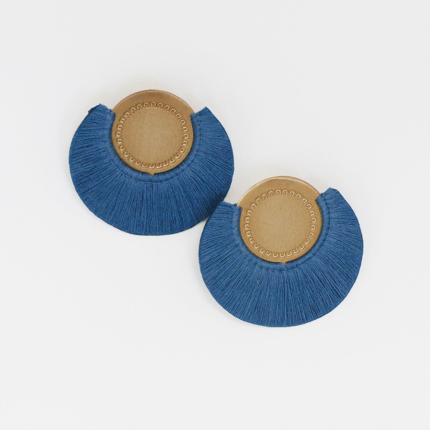 Dagua Circle Stamped Fan Earrings